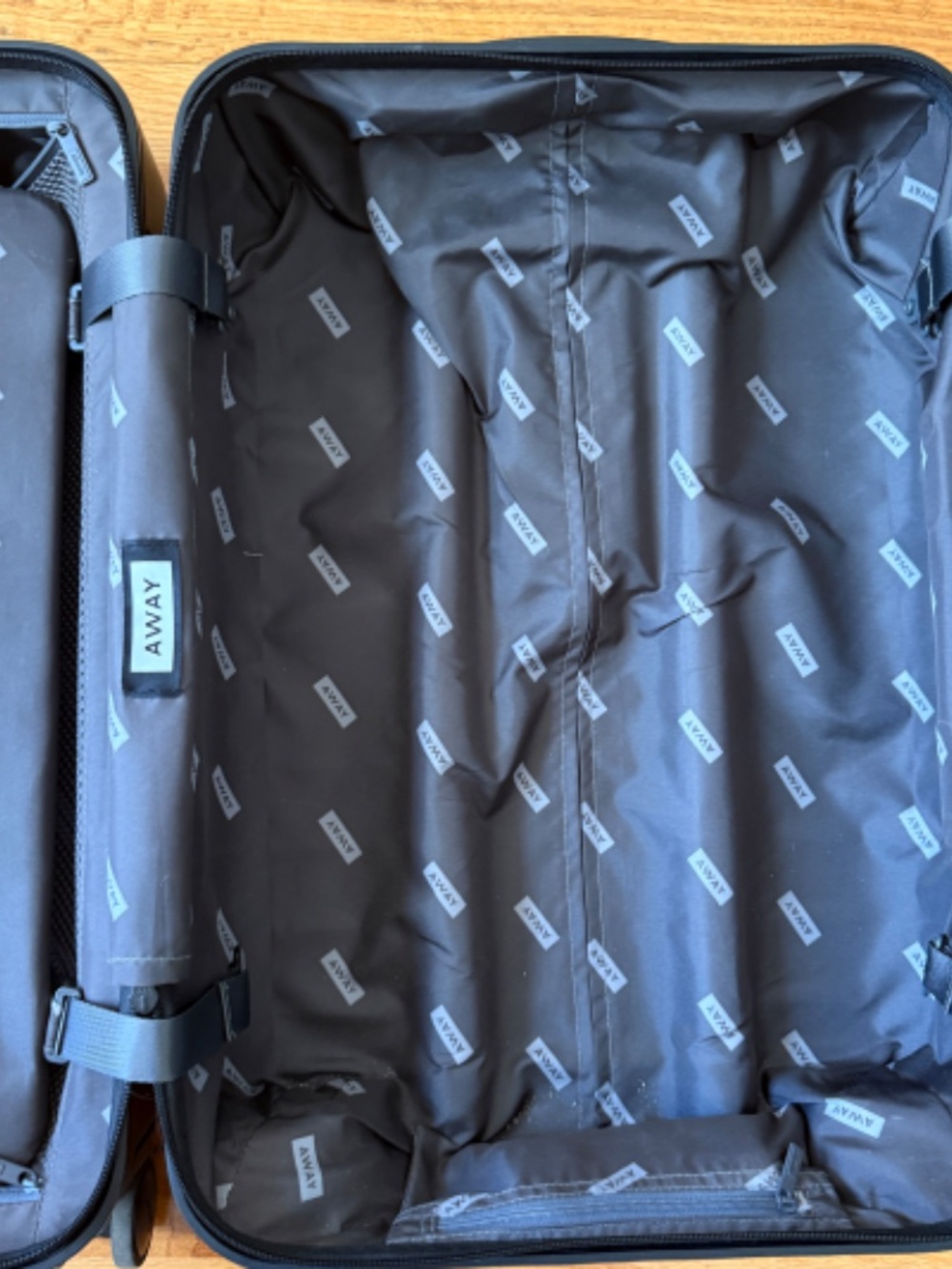 Away The Bigger Carry on Luggage - Picture 7 of 14